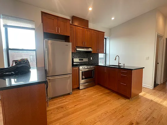 Rented by Limestone Realty Bklyn, LLC | media 13