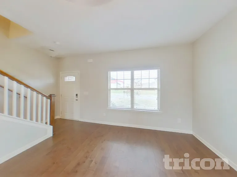 1048 Solomon Ln — Photo 3