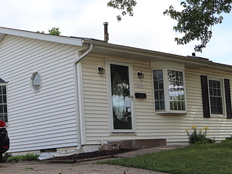 2230 Brookside Dr — Photo 4