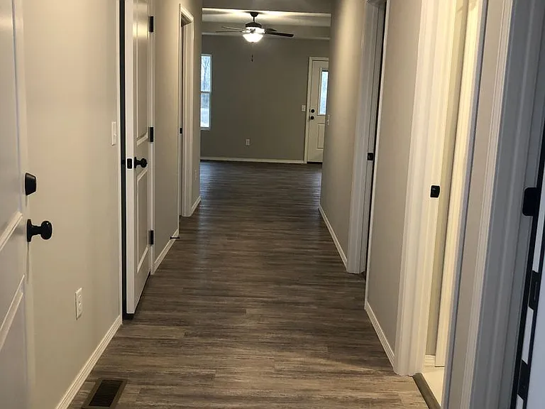 1421 Drayton Ct — Photo 5