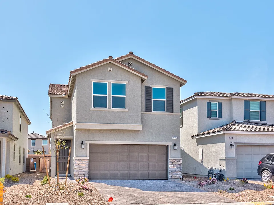 10167 Glowing Amber St
