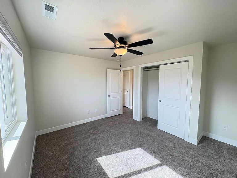 51 S 4375 W #27 — Photo 10
