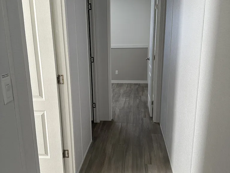 2040 Daisy Lou — Photo 12