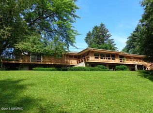 533 N Philip Rd, Niles, MI 49120