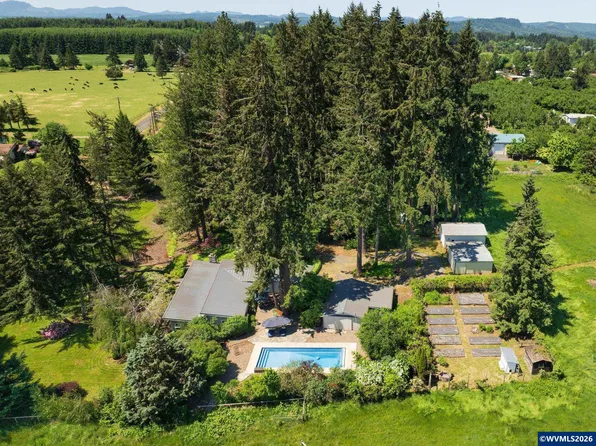 27777 Snyder Rd, Junction City, OR 97448
