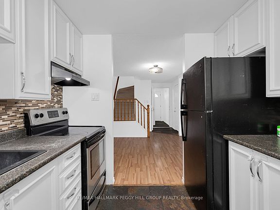 2nd image of 30 Golfdale Rd