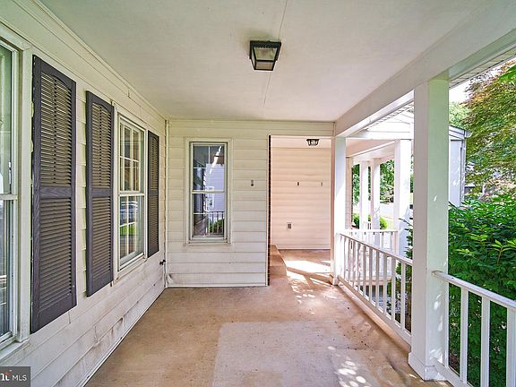 3rd image of 6109 Mountain Springs Ln