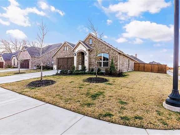 2nd image of 4006 Pecan Grove Dr