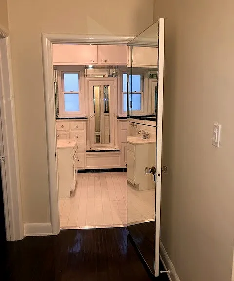 Art Deco Full Bath