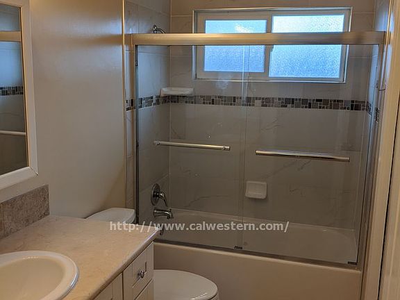 3rd image of 948 Goodwin Ave