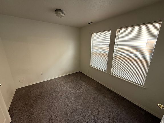 4th image of 1056 E Grand Canyon St