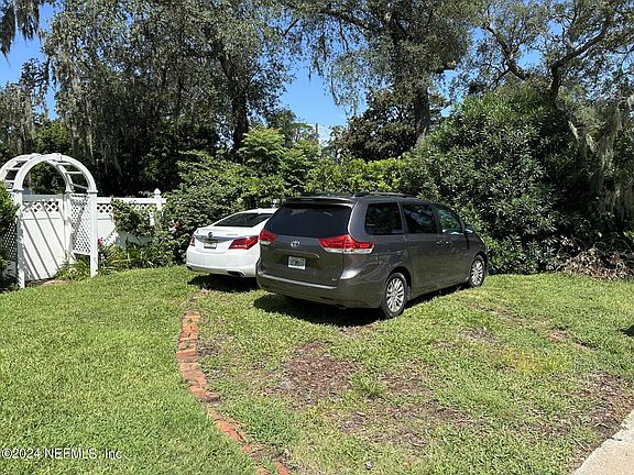 3rd image of 1455 RIVERBIRCH Lane