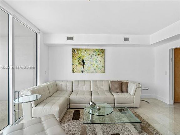 3rd image of 19400 Turnberry Way