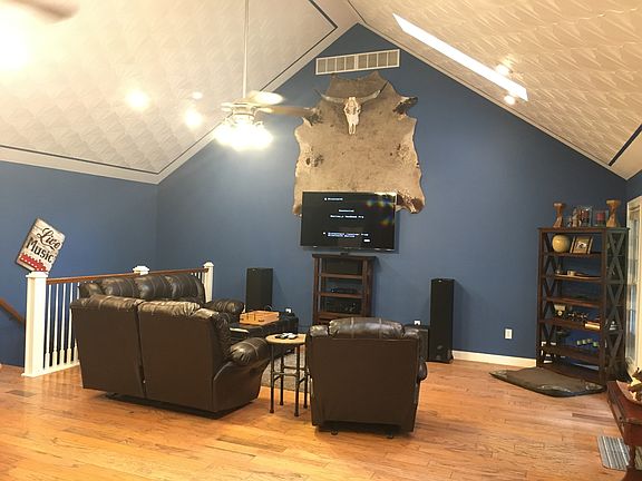 Vaulted Ceilings Living Area