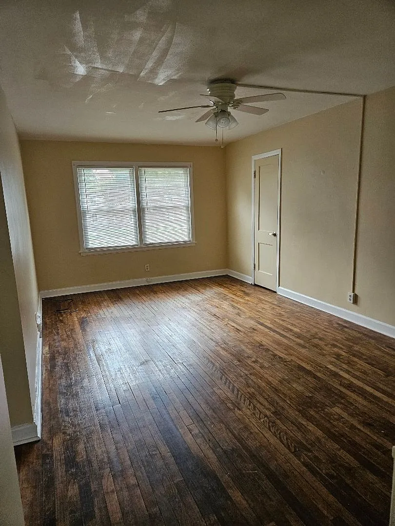 4522 North Teutonia Avenue — Photo 2