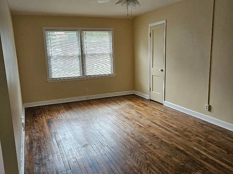 4522 N Teutonia Ave — Photo 2