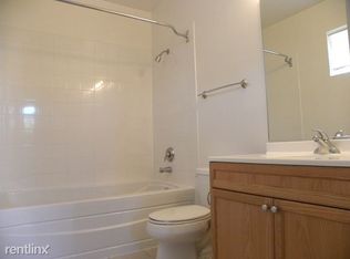 757 W 14th St APT 2A, Chicago, IL 60607