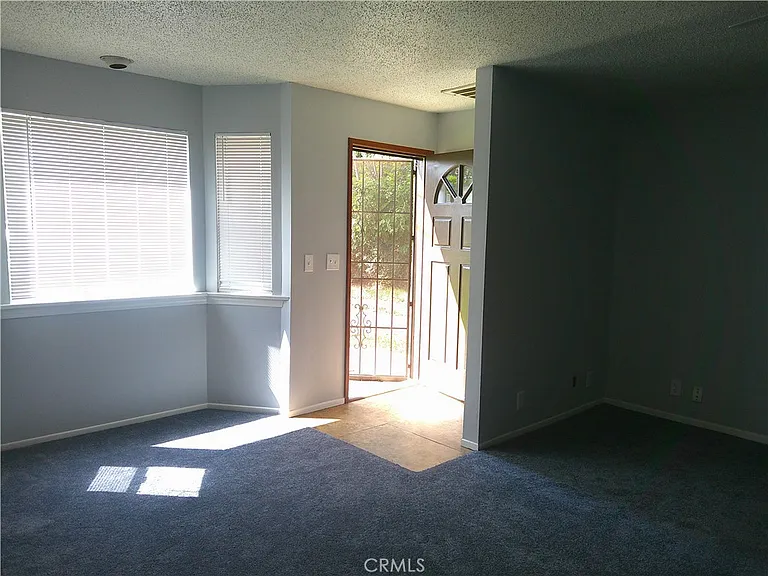 5237 Bushnell Ave — Photo 4