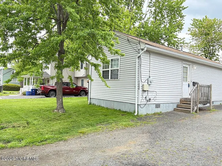 548 Clark Ave #A — Photo 7