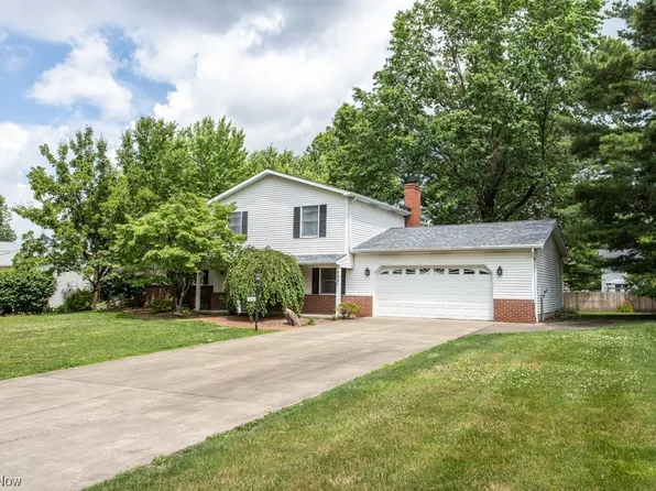 213 Terre Hill Dr, Cortland, OH 44410