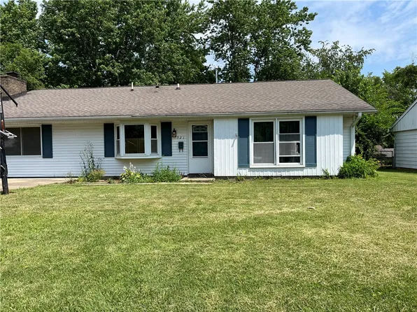 921 Sunset Rdg, Danville, IL 61832