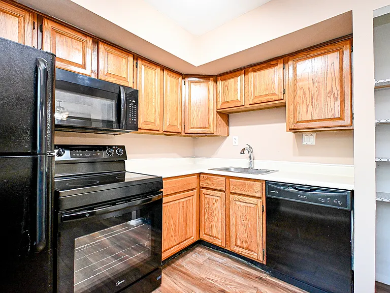 7752 Montgomery Rd #84 — Photo 9