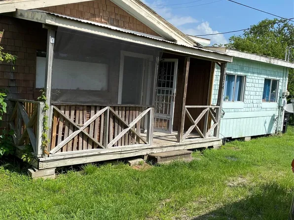 114 2nd St, San Leon, TX 77539