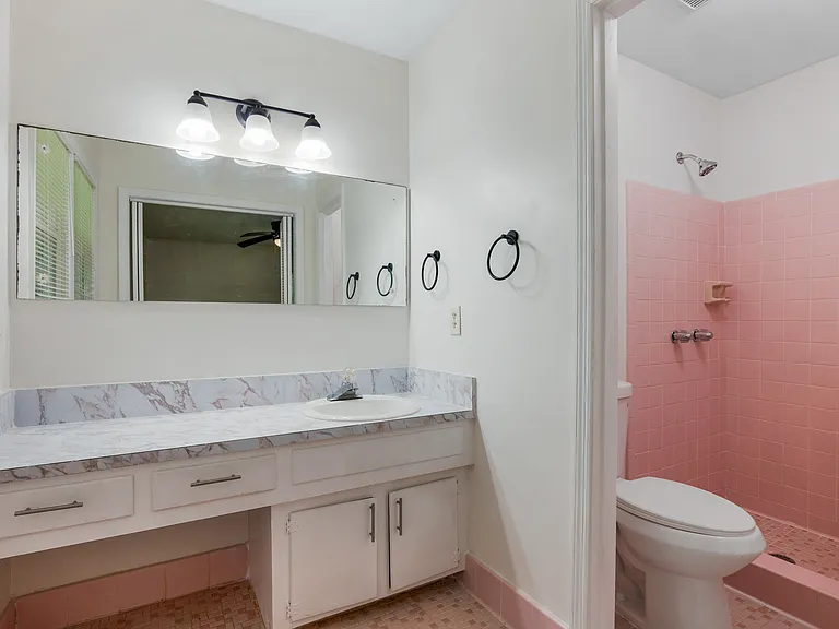 1725 Cheltenham Ln — Photo 6