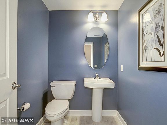 4th image of 1000 N Randolph St APT 409