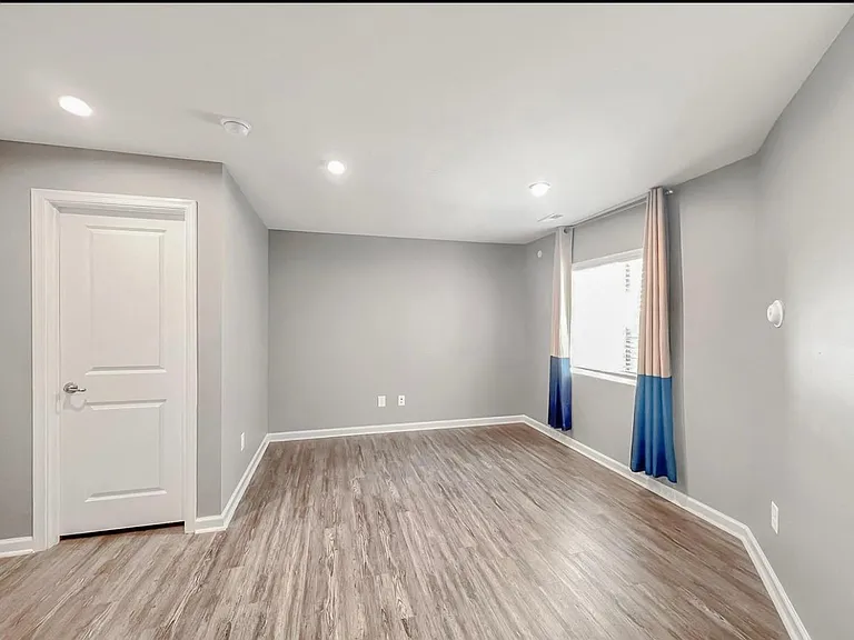 12734 Glowing Peak Rd — Photo 23