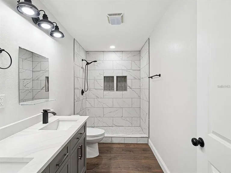 1008 E Norfolk St — Photo 27