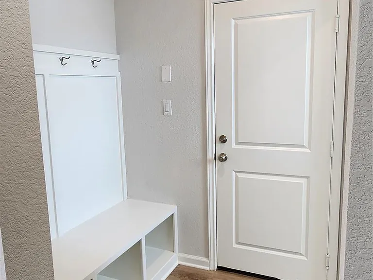 460 Los Olives Ln — Photo 3