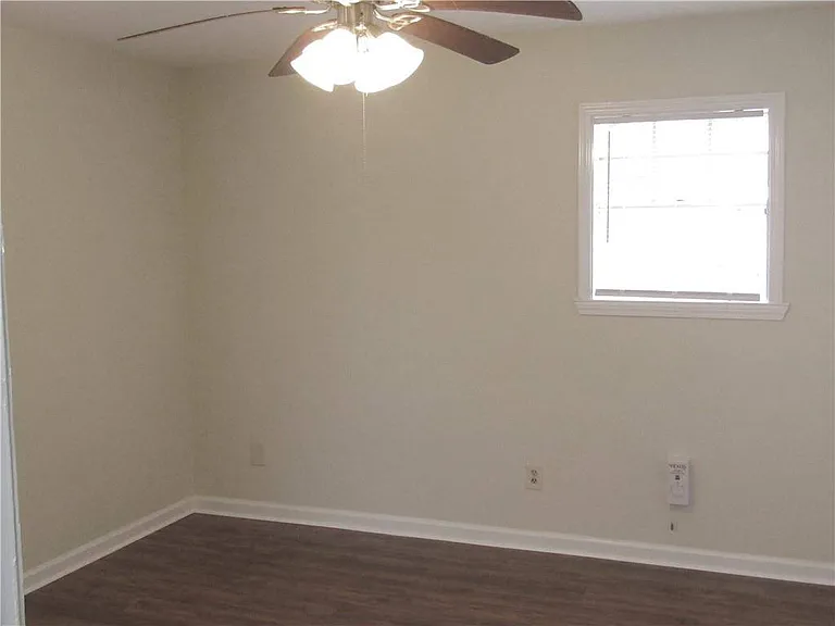 129 Fountain Dr — Photo 4