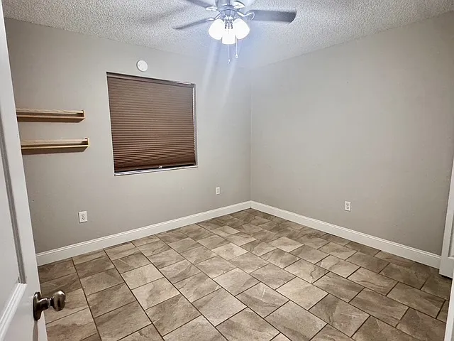12584 Wedgefield Dr — Photo 7