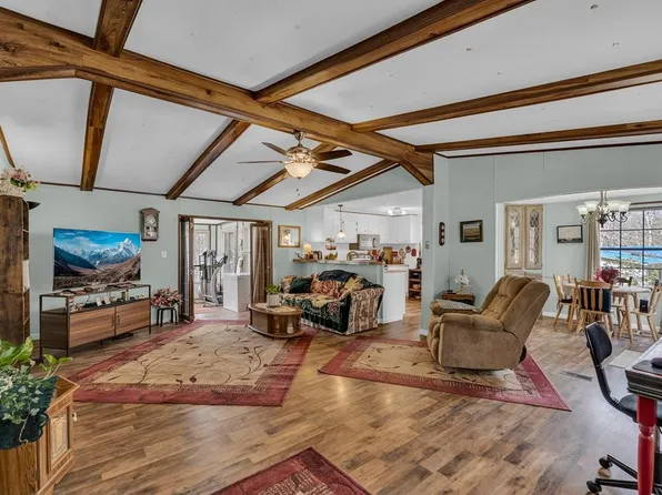 329 Rugby Rd, Fairfield Glade, TN 38558