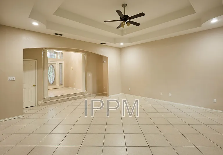1309 Summerfield Ln — Photo 9
