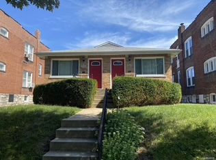 1028 Commodore Dr, Saint Louis, MO 63117