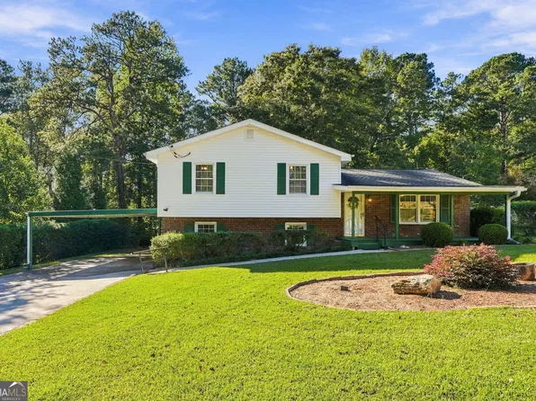 3142 Brooks Ln, Powder Springs, GA 30127