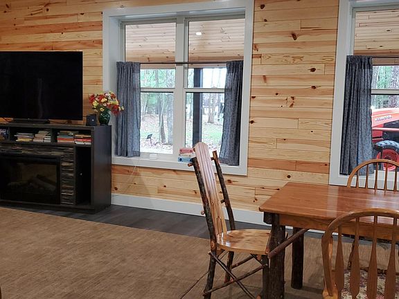 5th image of 661 Forest Rd