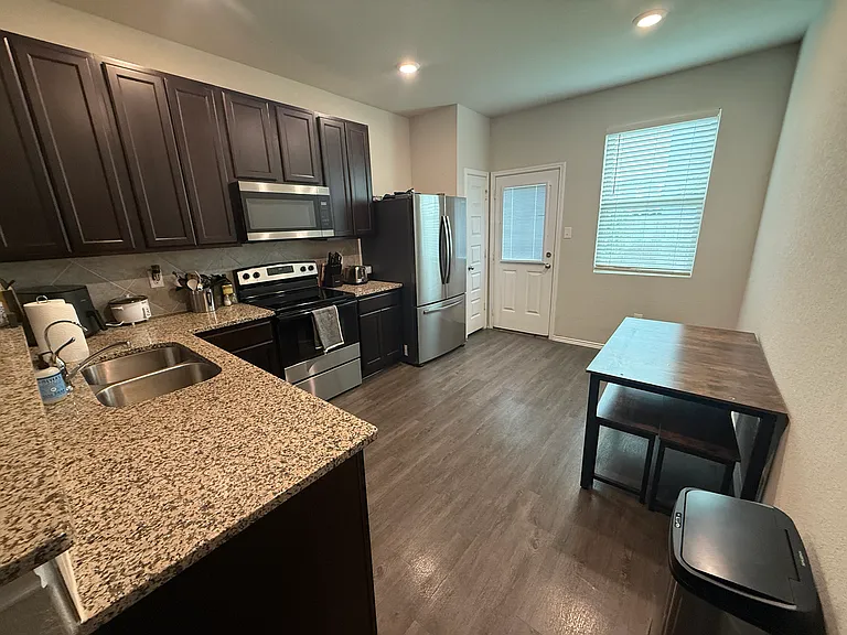 10234 Melissa Ranch Blvd — Photo 4