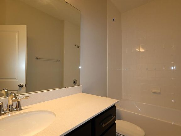 5th image of 639 Pothos St