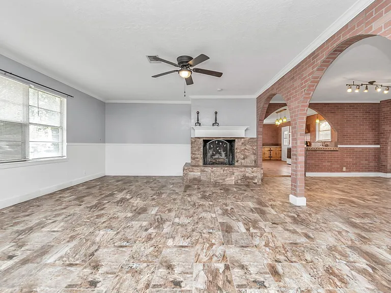 602 Everett St — Photo 6