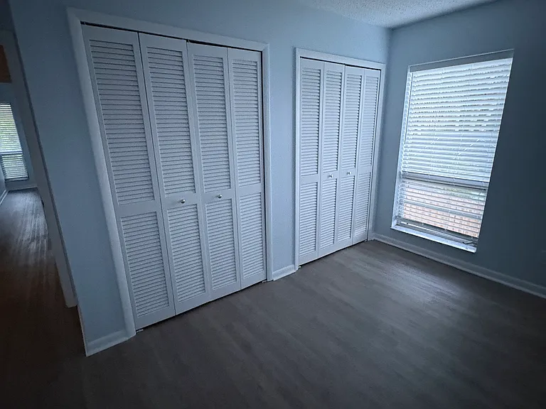 931 NW Sunset Dr #4 — Photo 1