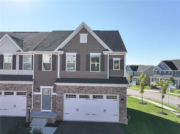 250 Cranesbill Dr, Mars, PA 16046