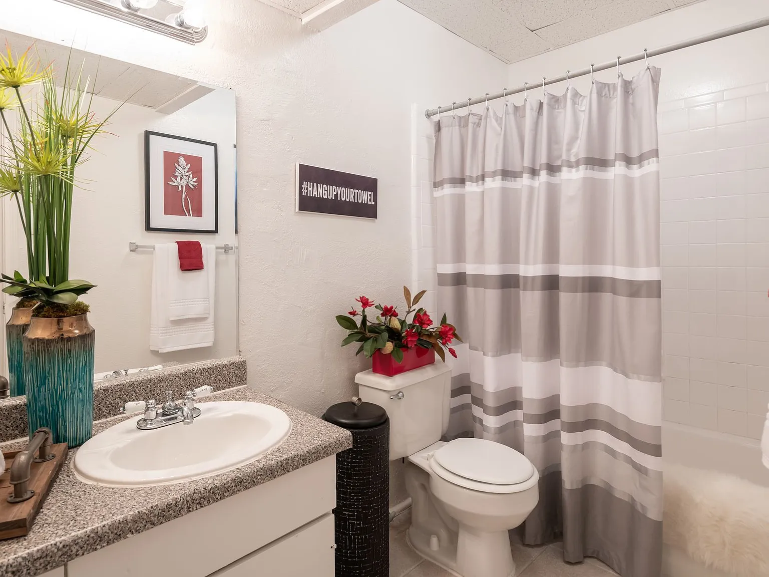 Valley Creek Apartments — Photo 4