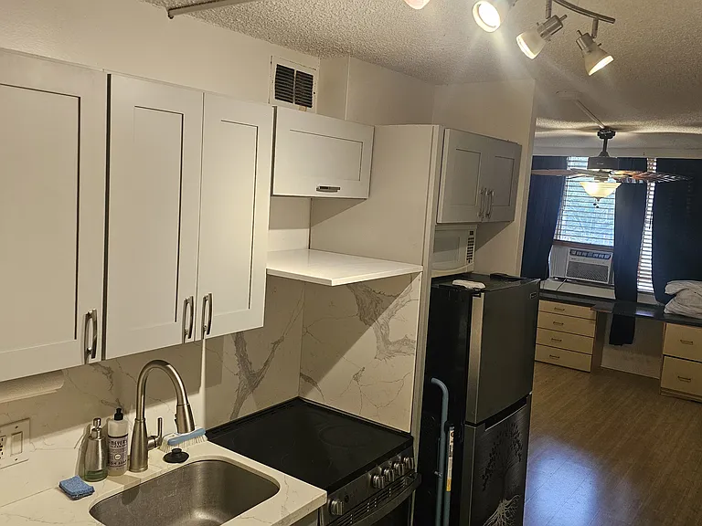 2442 Tusitala St #203 — Photo 2