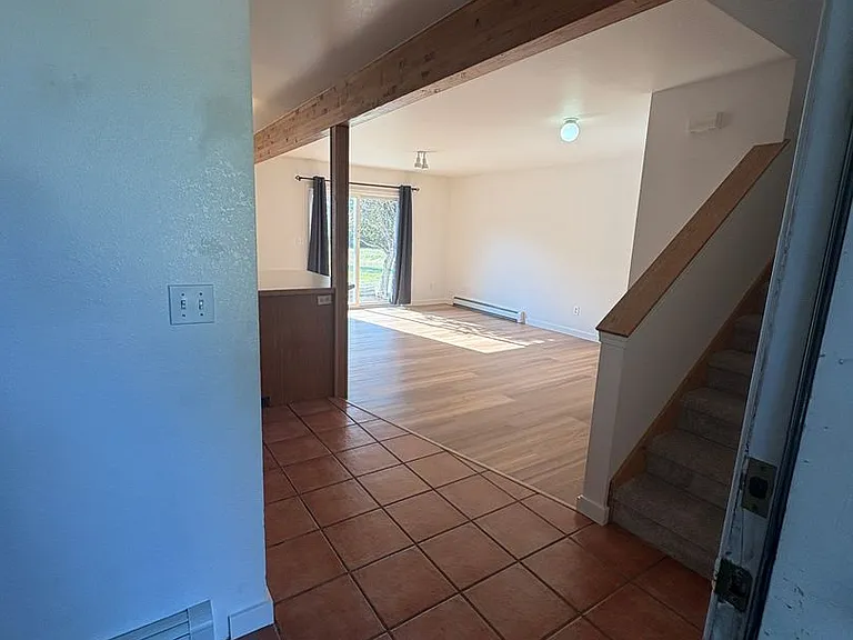 411 Greenway Ave — Photo 2