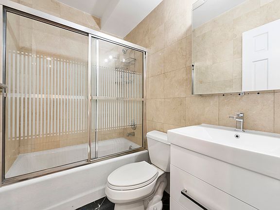 5th image of 52 W 69th St APT C