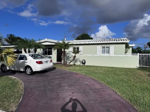 4311 SW 97th Pl, Miami, FL 33165