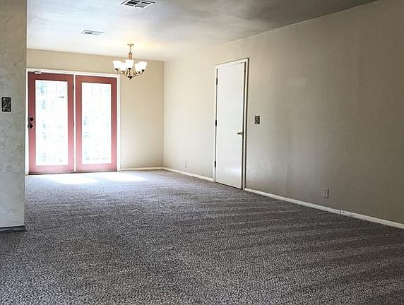 4th image of 3294 E Hereford Ln